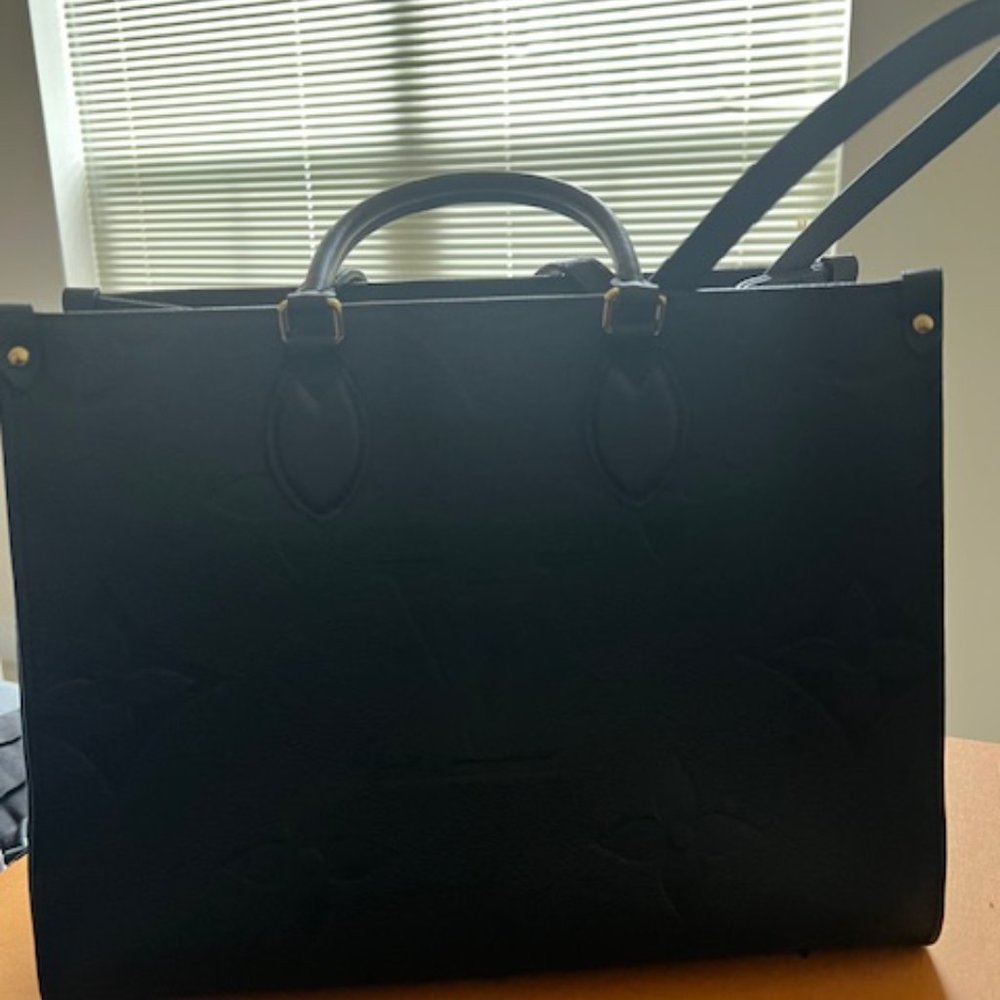 Black LV OntheGo